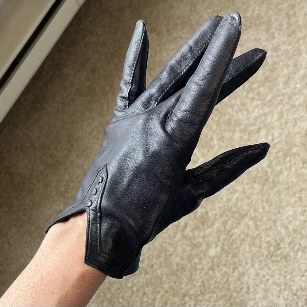 MUST GO: EUC Seriously Vintage Leather Gloves Navy Blue XS
